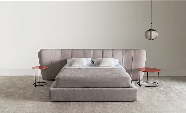 Двуспальная кровать с обитой спинкой из ткани CASAMILANO Royale Stripe фабрика CASAMILANO из Италии. Фото №3
