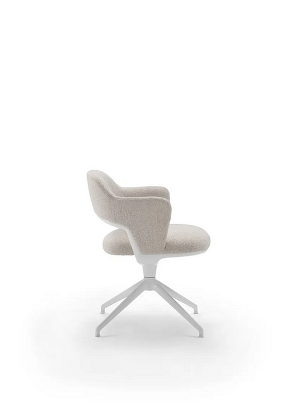 Кресло с обитой спинкой из ткани FLEXFORM ALMA на четырех спицах 29812 фабрика FLEXFORM из Италии. Фото №3