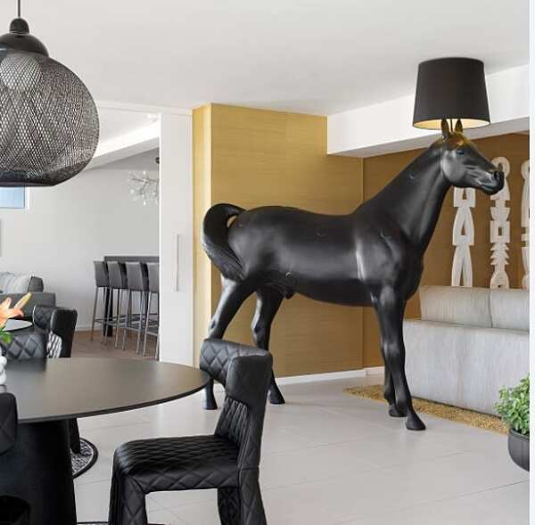 Напольная лампа MOOOI Horse фабрика MOOOI из Италии. Фото №4