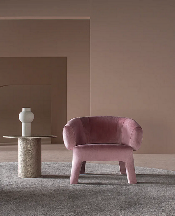 Кресло с подлокотниками из ткани CASAMILANO Lola фабрика CASAMILANO из Италии. Фото №2