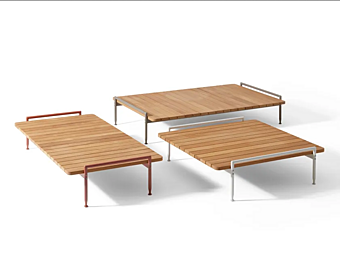 Низкий садовый боковой столик из ироко CASSINA Esosoft Outdoor Низкий садовый боковой столик из ироко CASSINA Esosoft Outdoor фабрика CASSINA из Италии