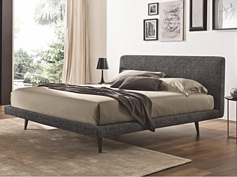 Двуспальная кровать с обитой спинкой из ткани Duomo Design Gladys