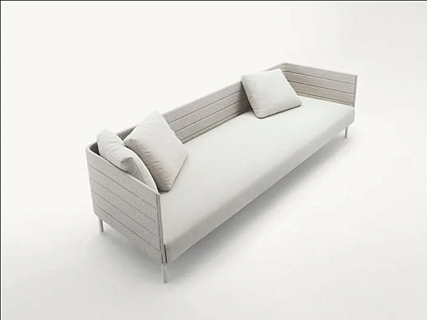 Диван с обитой спинкой на четыре места из ткани PAOLA LENTI Frame on B18AB фабрика PAOLA LENTI из Италии. Фото №1
