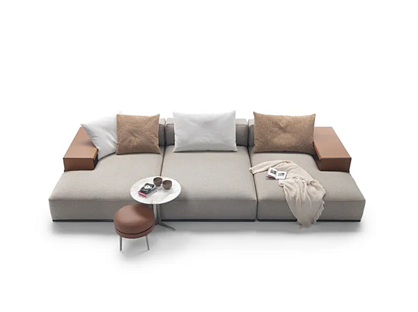 Секционный диван из ткани с интегрированным местом для журналов FLEXFORM PERRY фабрика FLEXFORM из Италии. Фото №4