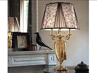 Настольная лампа из латуни AIDA LG3 1 Euroluce Lampadari Настольная лампа из латуни AIDA LG3 1 Euroluce Lampadari фабрика EUROLUCE LAMPADARi из Италии