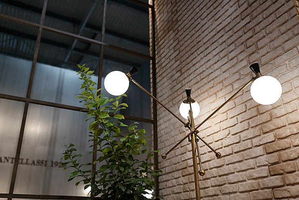 Підлогова лампа MANTELLASSI Igloo фабрика MANTELLASSI з Італії. Foto №3