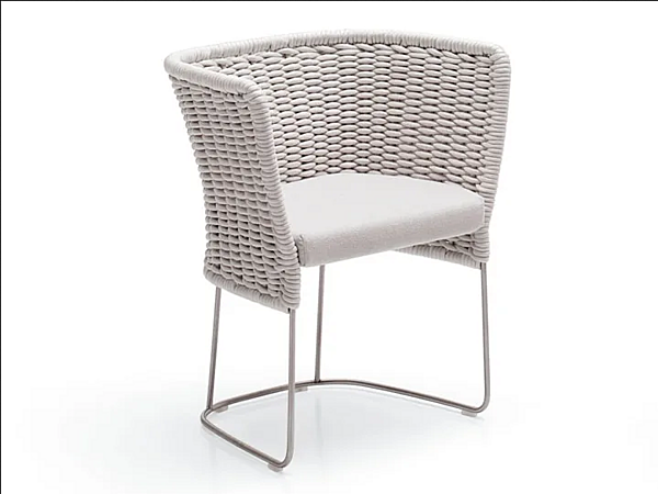 Кресло с мягкой спинкой из полиэстера для сада PAOLA LENTI Ami B32HE фабрика PAOLA LENTI из Италии. Фото №1