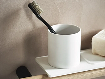 Мыльница из Solid Surface коллекции Dot Line AGAPE Мыльница из Solid Surface коллекции Dot Line AGAPE фабрика Agape из Италии