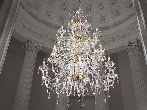 Люстра с кристаллами Swarovski из коллекции Epoca от Euroluce Lampadari L12 10 8 фабрика EUROLUCE LAMPADARi из Италии. Фото №1