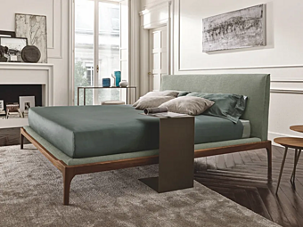 Двуспальная кровать с обитой спинкой из дерева Duomo Design Gladys