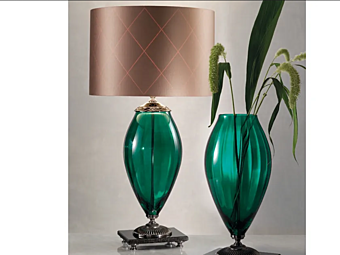Настольная лампа из металла с абажуром Surya LG1 Euroluce Lampadari