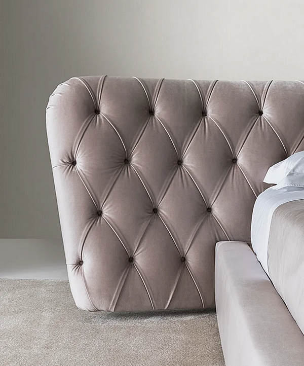 Двуспальная кровать с tufted подголовником из ткани CASAMILANO Royale Capitonné фабрика CASAMILANO из Италии. Фото №4
