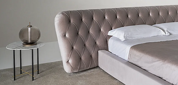 Двуспальная кровать с tufted подголовником из ткани CASAMILANO Royale Capitonné фабрика CASAMILANO из Италии. Фото №3
