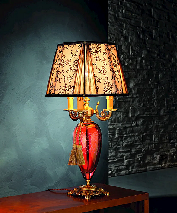 Настольная лампа из стекла с абажуром Euroluce Lampadari Lady LG фабрика EUROLUCE LAMPADARi из Италии. Фото №2