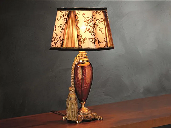 Настольная лампа из металла с абажуром Euroluce Lampadari Lady LP1 фабрика EUROLUCE LAMPADARi из Италии. Фото №1