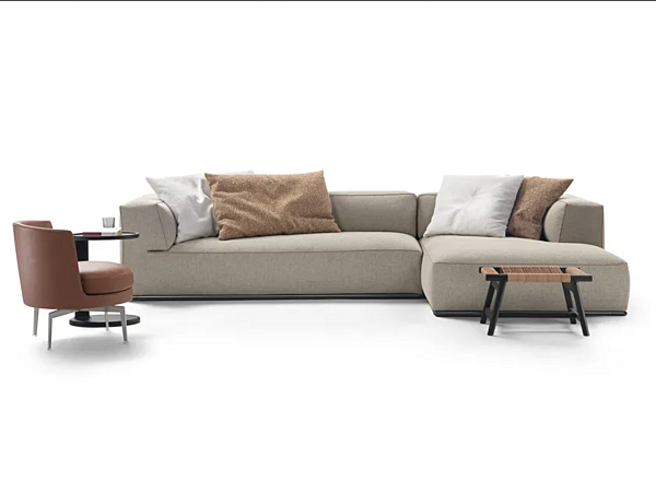 Секционный диван из ткани с интегрированным местом для журналов FLEXFORM PERRY фабрика FLEXFORM из Италии. Фото №1